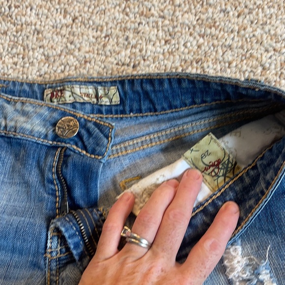 BKE Stella Shorts - Picture 3 of 3